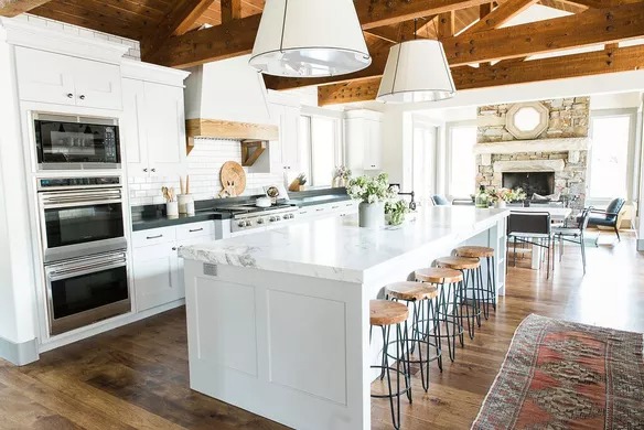 Rustic-Modern-White-Wood-Farmhouse-Kitchen-599091c30d327a001033781c