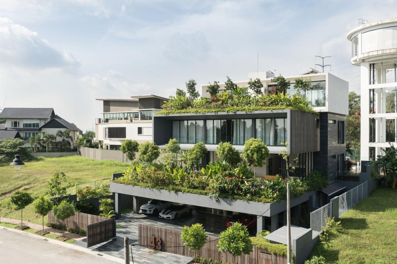 A Green Escape: 5 Malaysian Homes That Will Transport You to a Tropical Wonderland